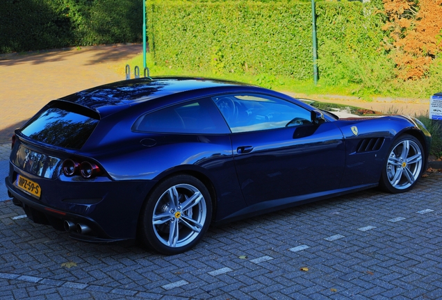 Ferrari GTC4Lusso