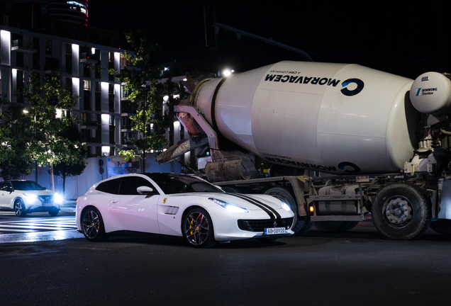 Ferrari GTC4Lusso T
