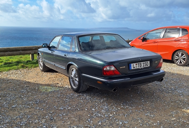 Jaguar XJR