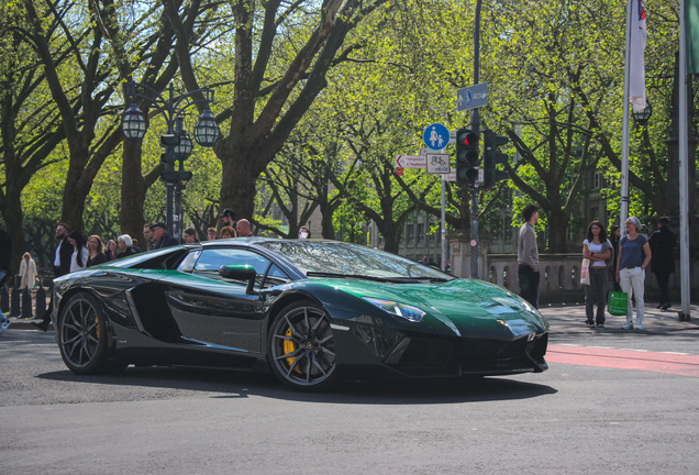 Lamborghini Aventador LP700-4 Roadster