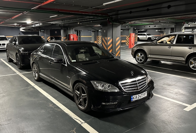Mercedes-Benz S 63 AMG W221 2011