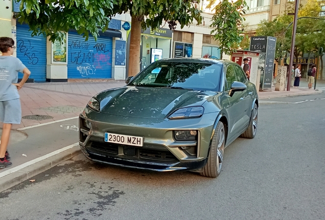 Porsche Macan EV Turbo