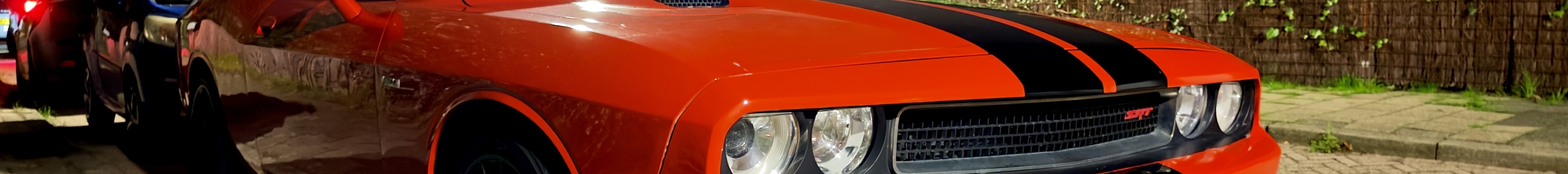 Dodge Challenger SRT-8