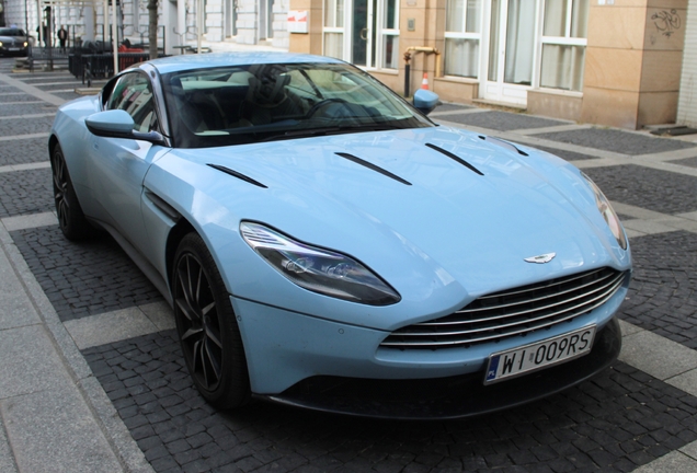 Aston Martin DB11