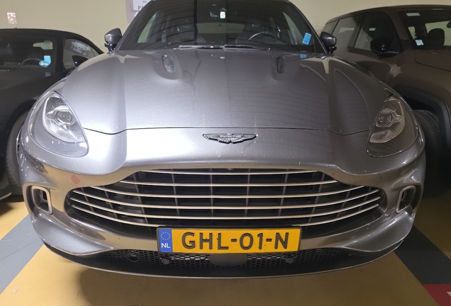 Aston Martin DBX