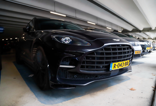 Aston Martin DBX707