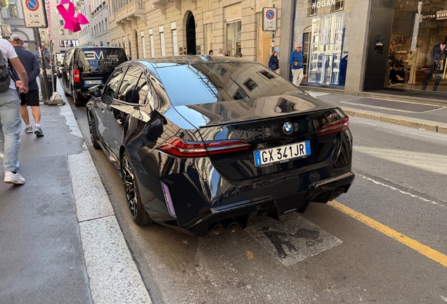 BMW M5 G90