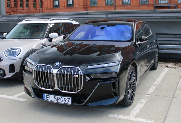 BMW M760e xDrive