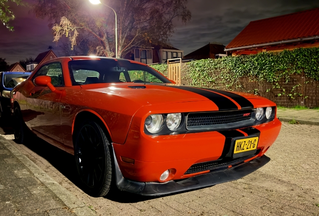 Dodge Challenger SRT-8