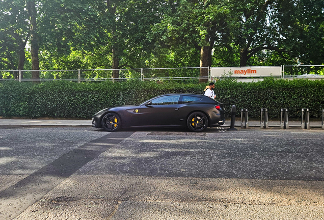 Ferrari FF