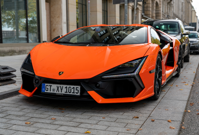 Lamborghini Revuelto