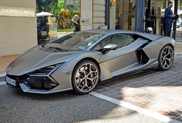 Lamborghini Revuelto