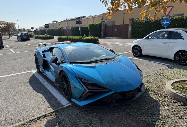 Lamborghini Revuelto SV