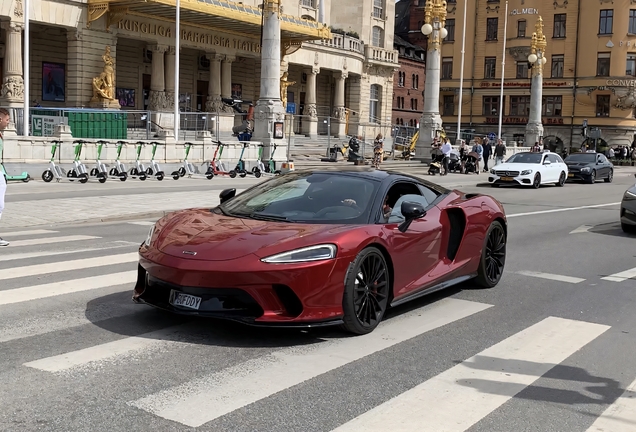 McLaren GT