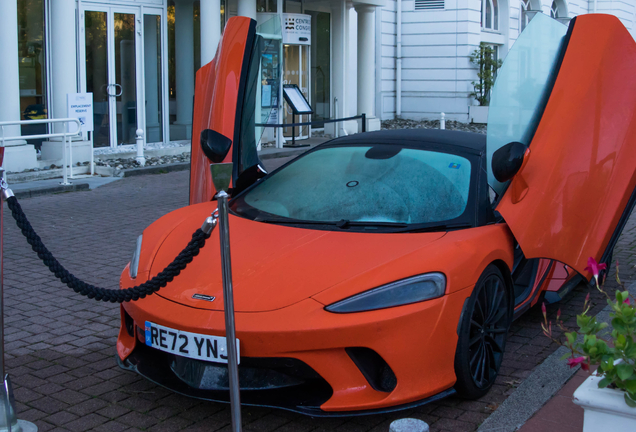 McLaren GT
