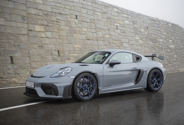 Porsche 718 Cayman GT4 RS