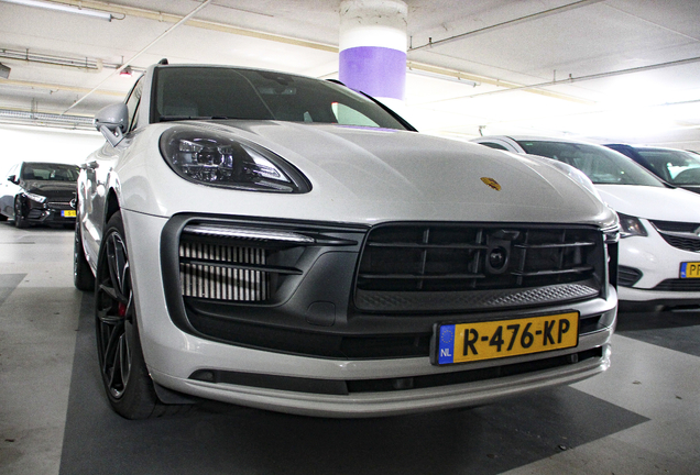Porsche 95B Macan GTS MkIII