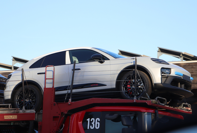 Porsche Macan EV GTS