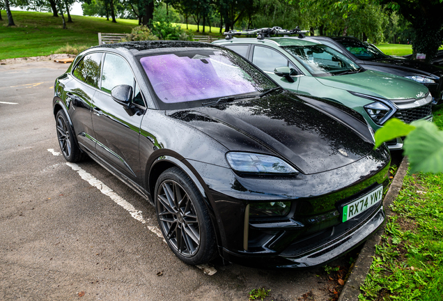 Porsche Macan EV Turbo
