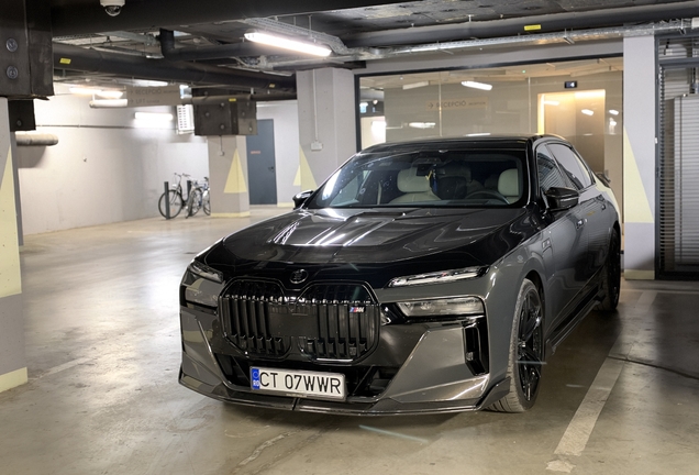 BMW M760e xDrive Larte Design