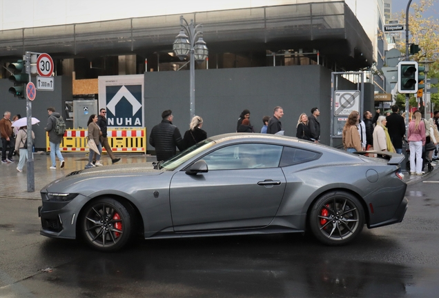 Ford Mustang Dark Horse 2024