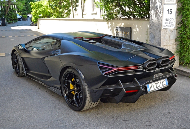Lamborghini Revuelto
