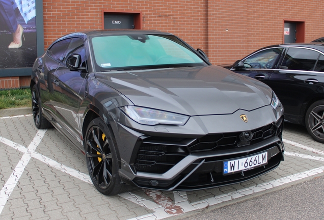 Lamborghini Urus