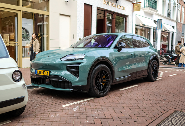 Porsche Cayenne Turbo Electric