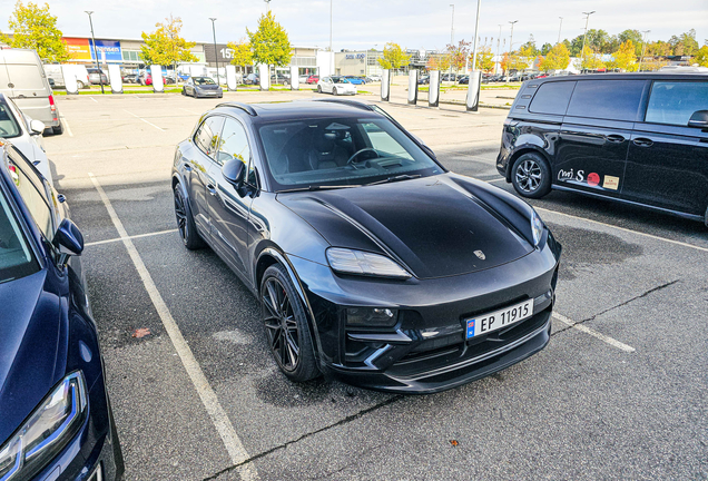 Porsche Macan EV Turbo