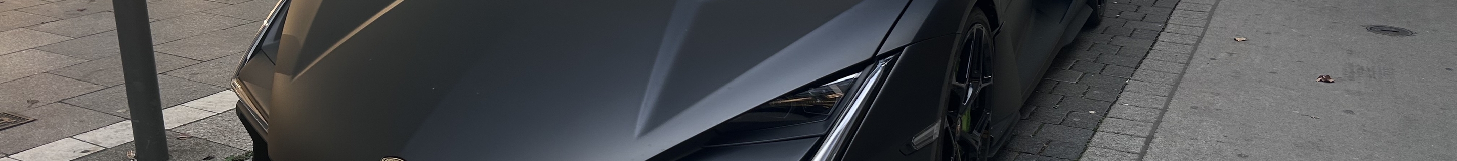 Lamborghini Revuelto