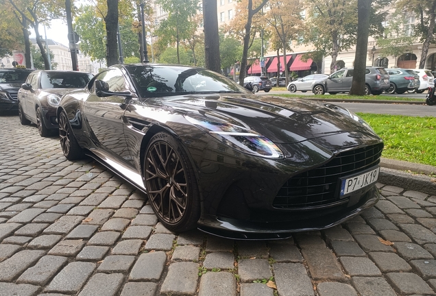 Aston Martin DB12