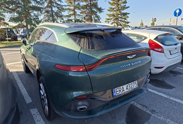 Aston Martin DBX