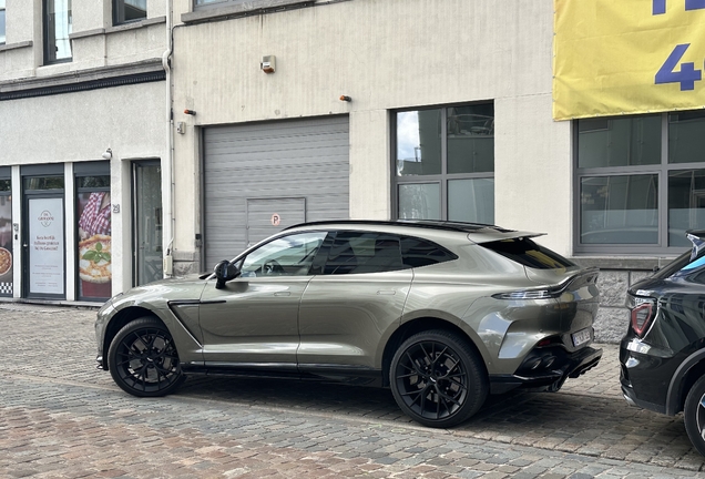 Aston Martin DBX707