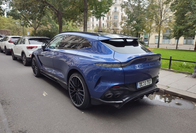 Aston Martin DBX707