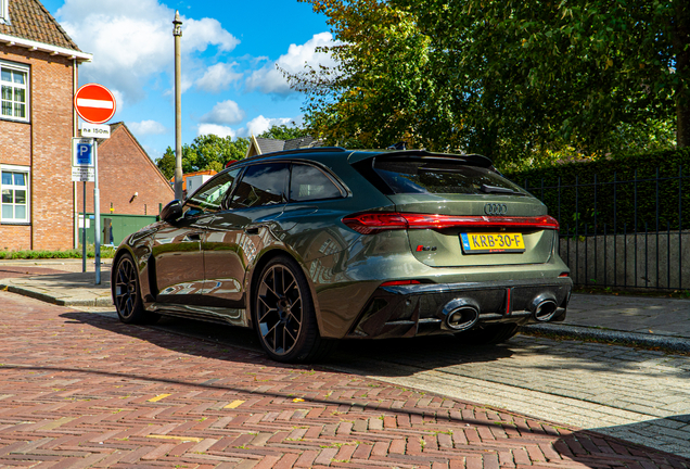 Audi RS5 Avant B10
