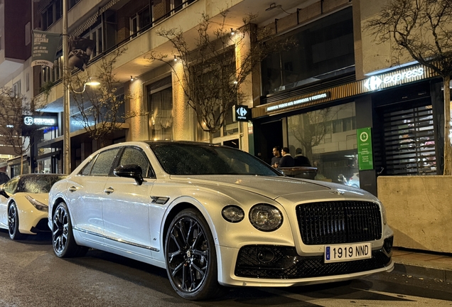 Bentley Flying Spur Hybrid S