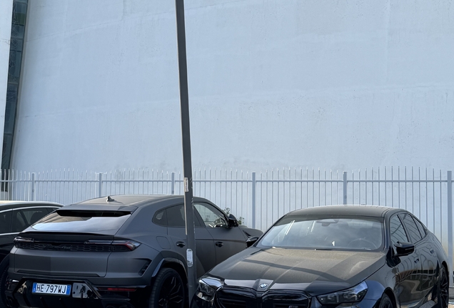 BMW M5 G90