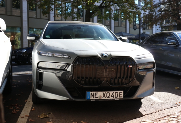 BMW M760e xDrive