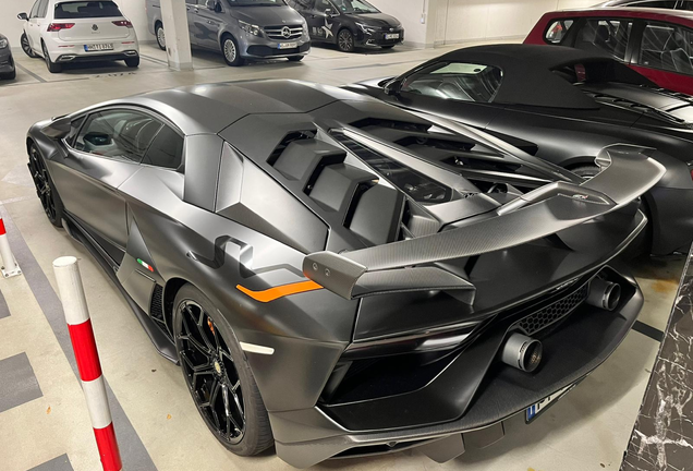 Lamborghini Aventador LP770-4 SVJ