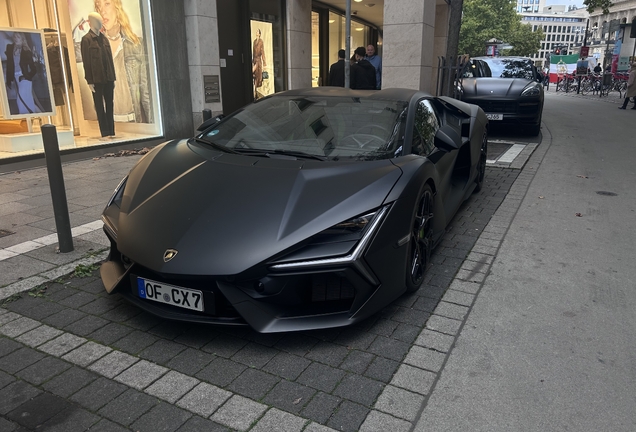 Lamborghini Revuelto