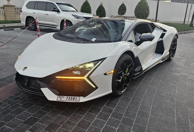 Lamborghini Revuelto