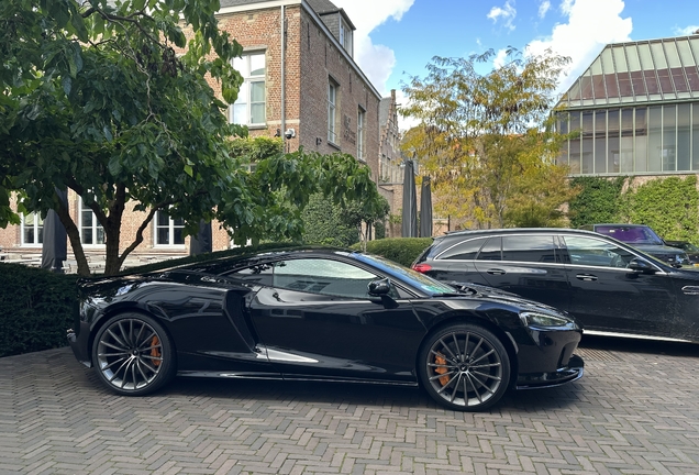 McLaren GT
