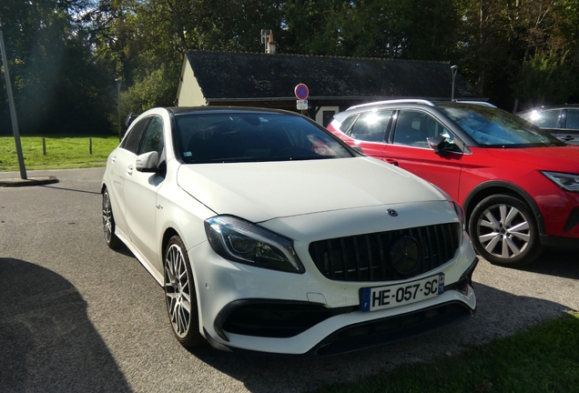Mercedes-AMG A 45 W176 2015