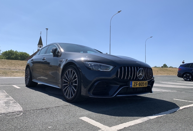Mercedes-AMG GT 63 S X290