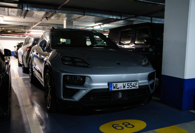 Porsche Macan EV Turbo