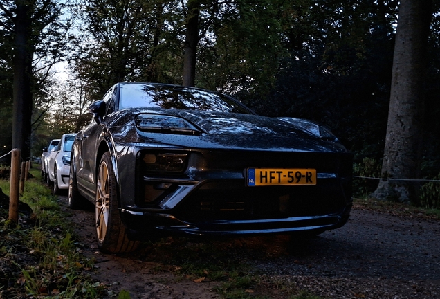 Porsche Macan EV Turbo
