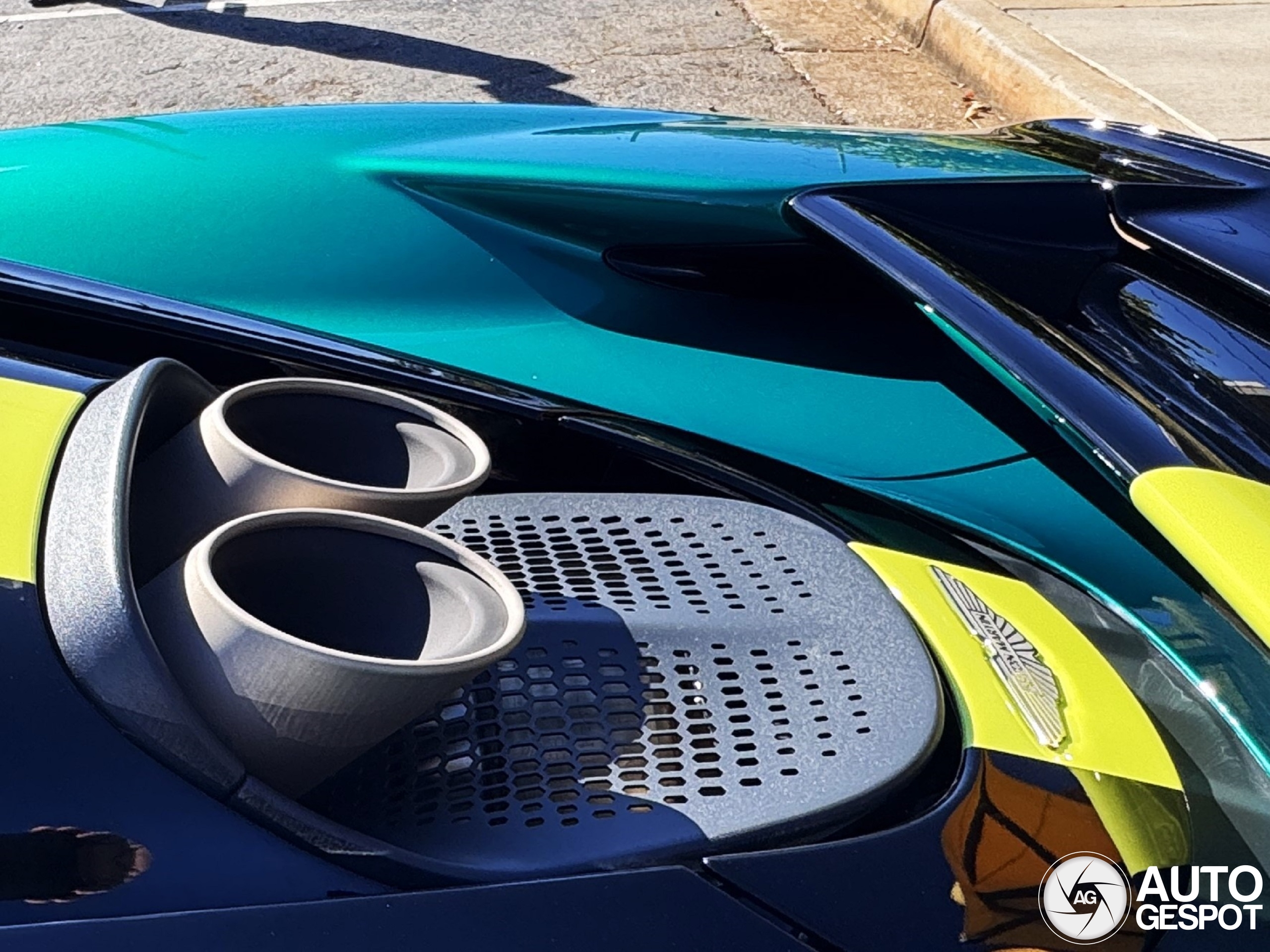 Aston Martin Valhalla