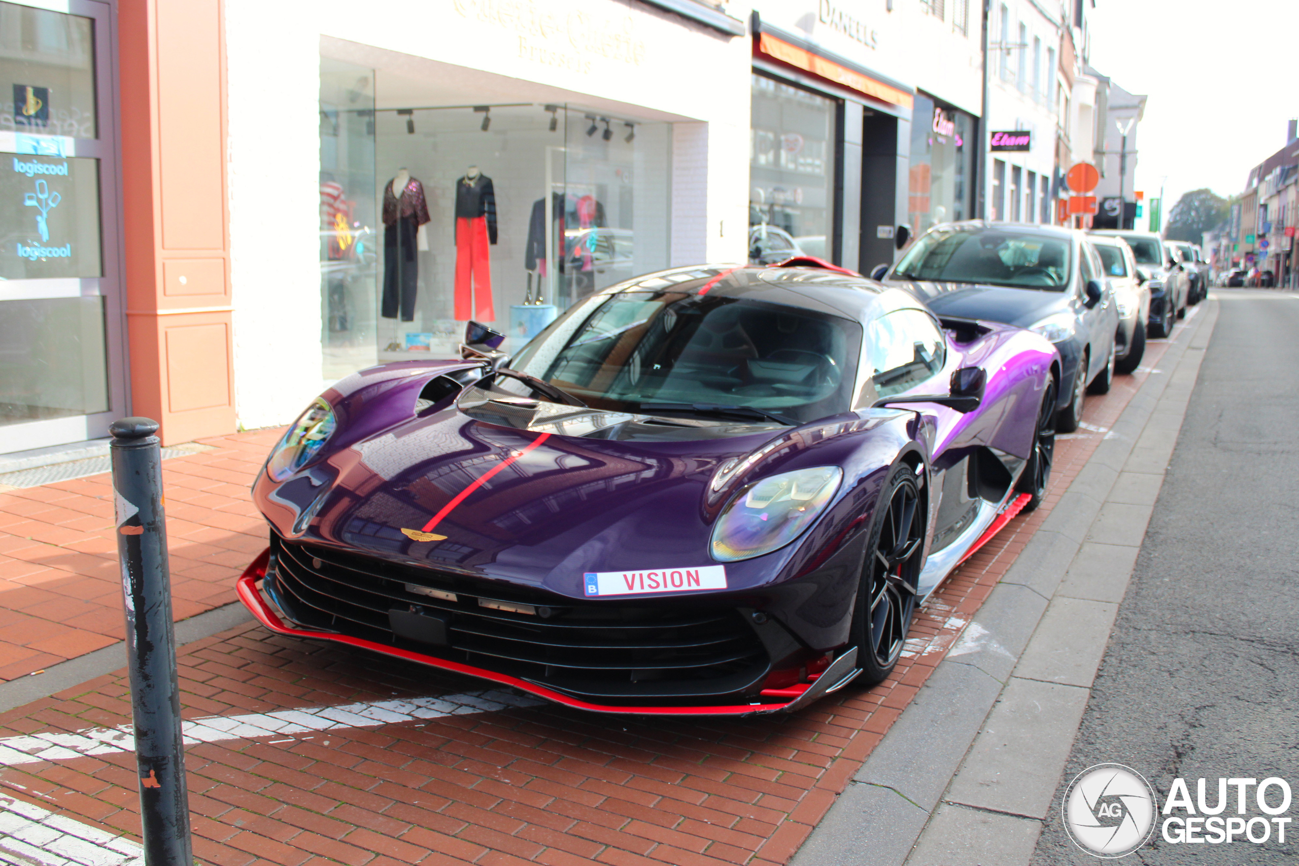 Aston Martin Valhalla