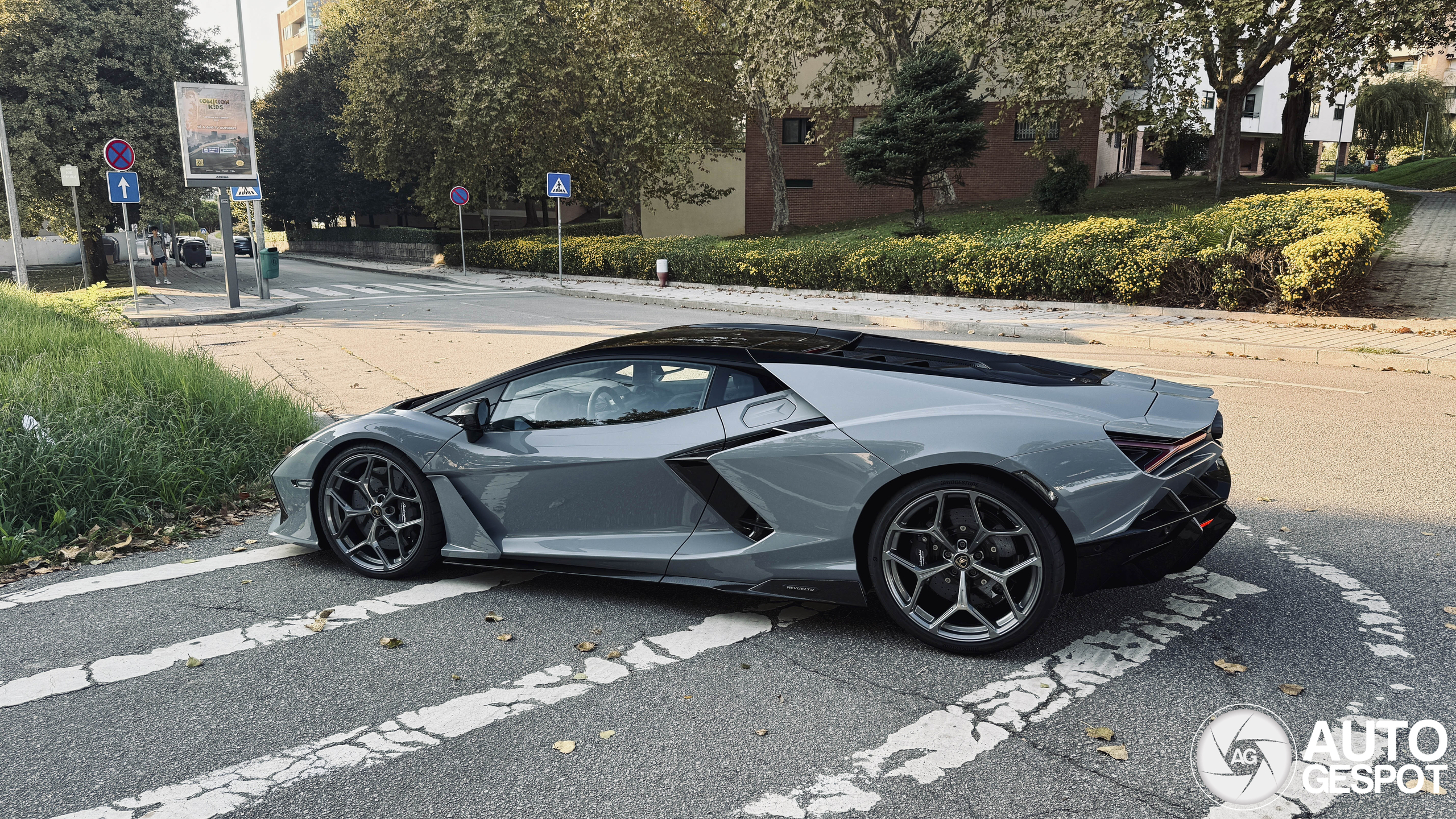 Lamborghini Revuelto