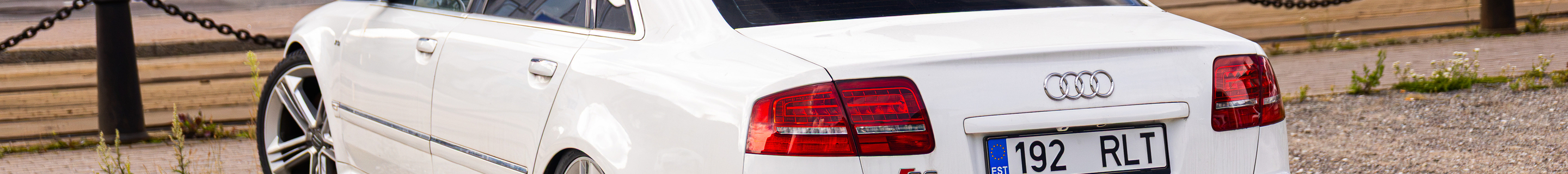 Audi S8 D3